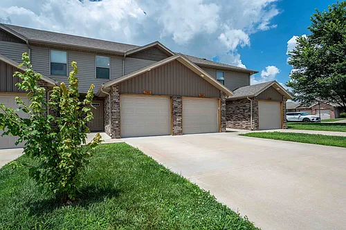 Oakwood Heights Townhomes Photo 1
