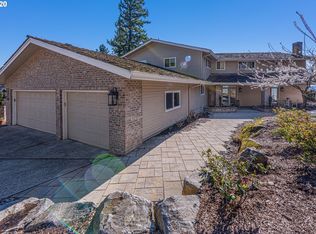 2100 Ridge Pointe Dr, Lake Oswego, OR 97034