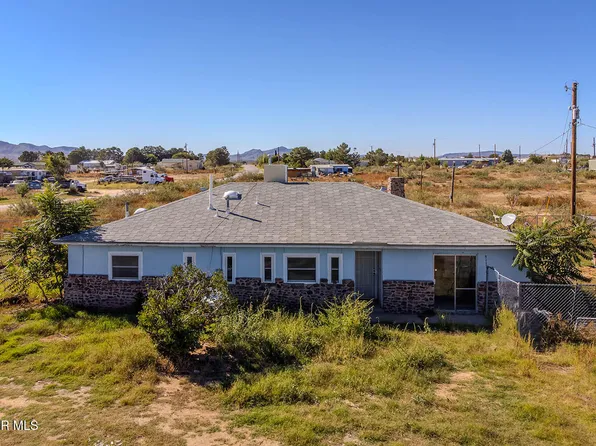 304 Luna Azul Dr, Chaparral, NM 88081