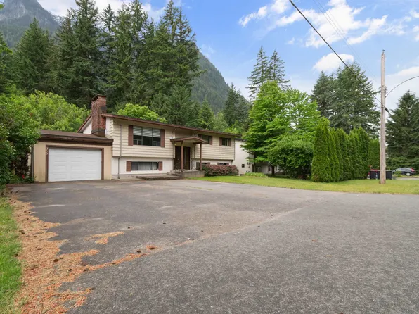 260 Robertson Cres, Hope, BC V0X 1L4