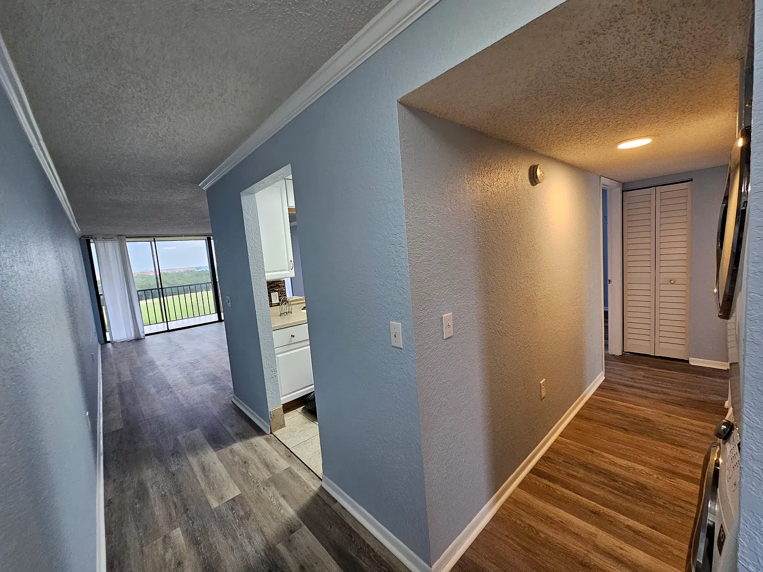 3 bed, 1065 sqft, $2,000 — Photo 3