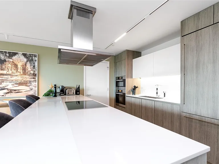 360 Ocean Dr #305S — Photo 10