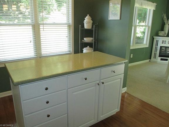 4th image of 1457 Waters Edge Drive Blg
