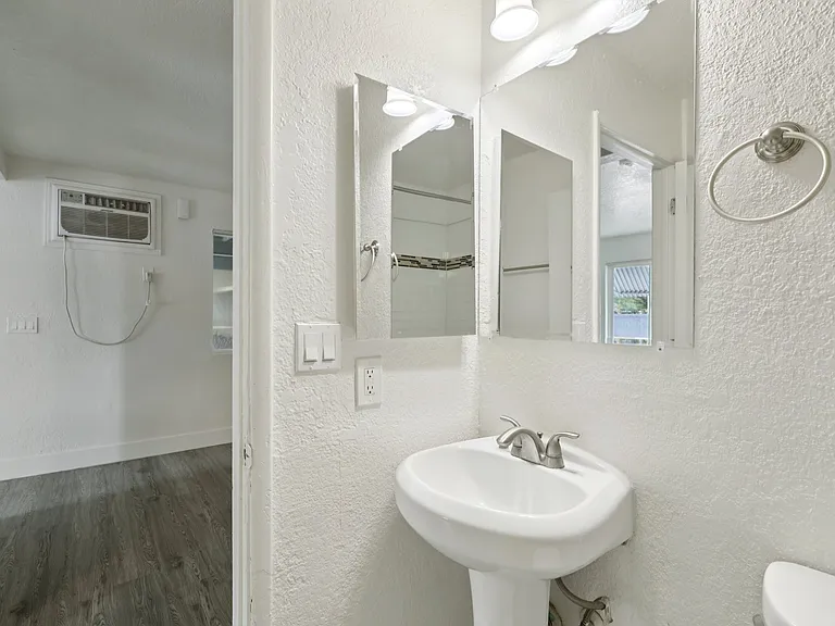 Copper Canyon Apartments — Photo 29