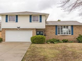 781 Long Ridge Dr, Seven Hills, OH 44131