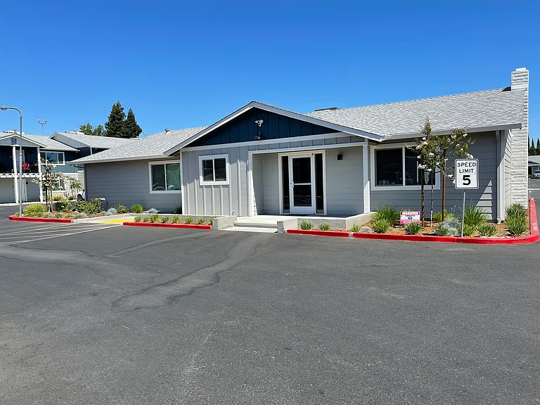 Sutter Commons Apartments — Photo 8
