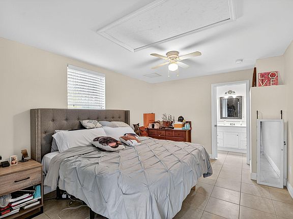 5th image of 376 Leigh Road
