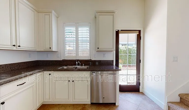 1349 Piper Pl — Photo 12