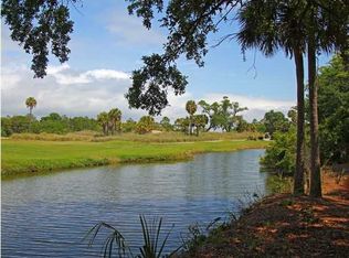 25 Twin Oaks Ln, Isle Of Palms, SC 29451