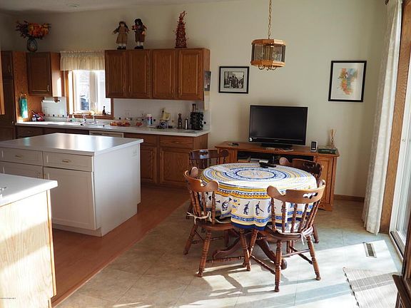 5th image of 1365 Edinburgh Pl NE