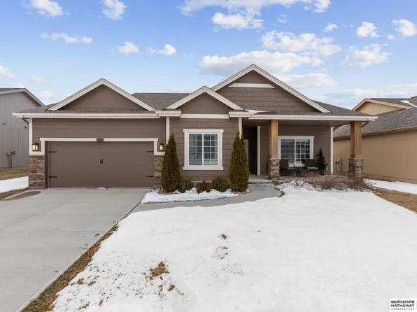 6406 S 213th St, Elkhorn, NE 68022