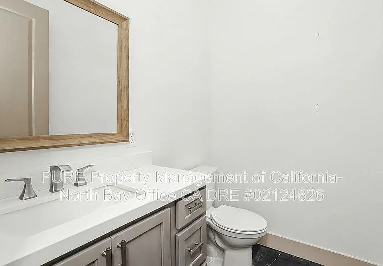 1920 Fountainview Cir — Photo 16