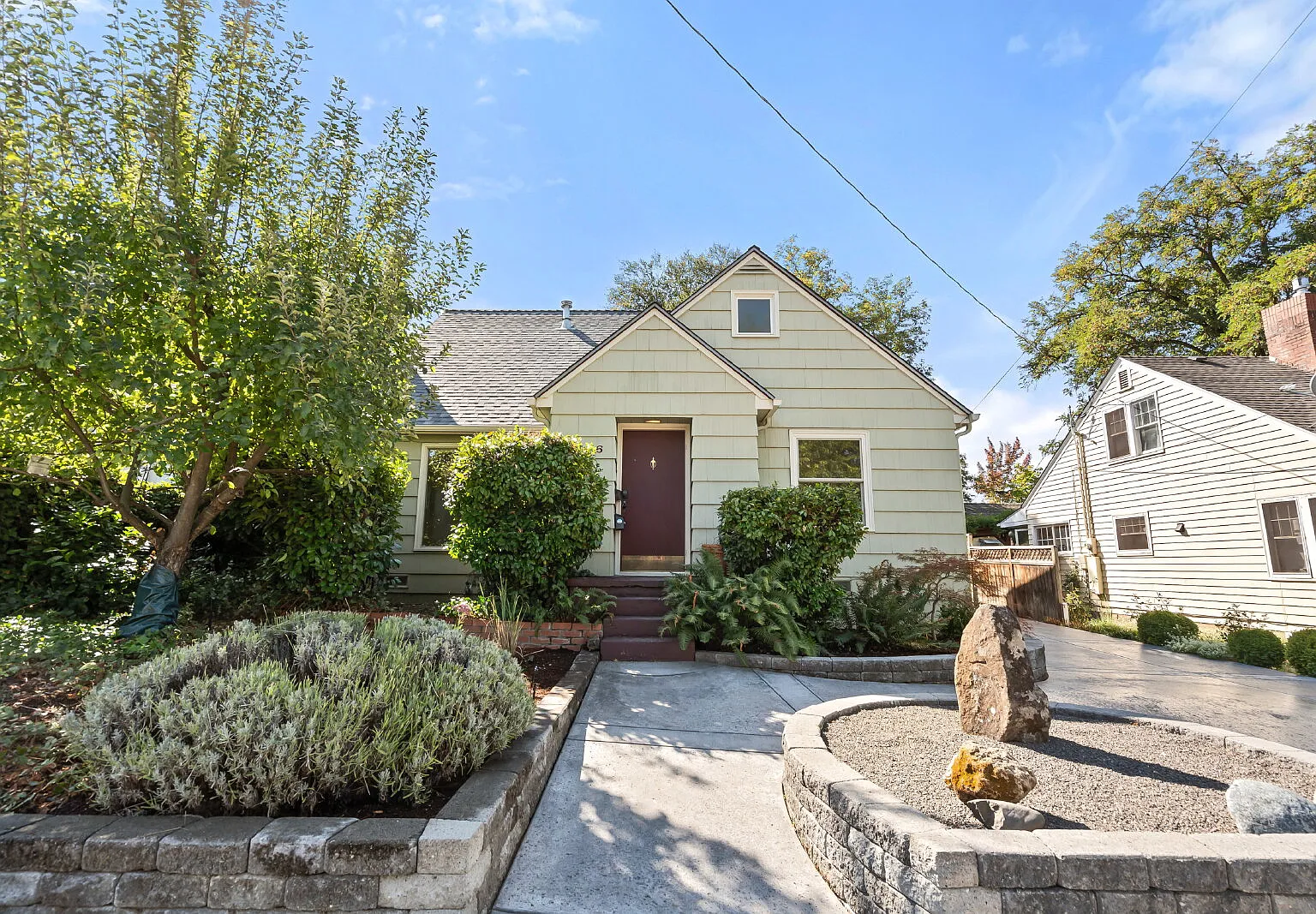 Charming 2-Bedroom Duplex Home with Private Backyard in Medford, Oregon! — Photo 1