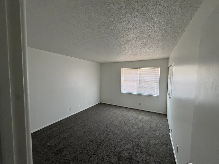 9225 Nieman Rd — Photo 5