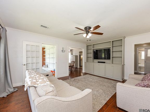 3rd image of 226 Oak St