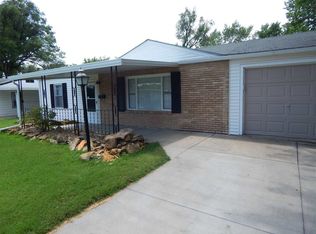 2213 SW Eveningside Dr, Topeka, KS 66614