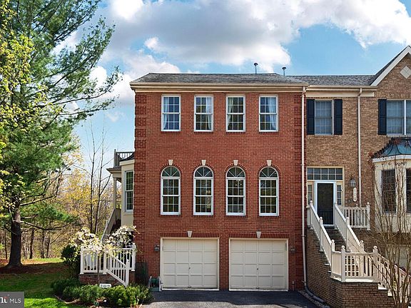 2nd image of 102 Winding Rose Dr