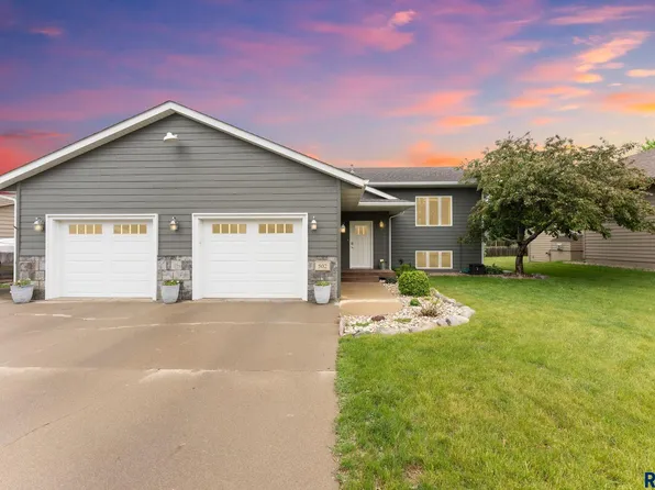 502 S Eastern Ave, Hartford, SD 57033