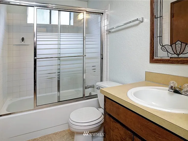 Full bathroom