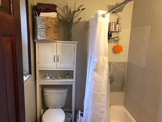 Rented by Lang Realty LLC | media 14