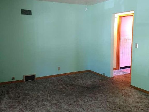 4th image of 3028 N Cotner Blvd