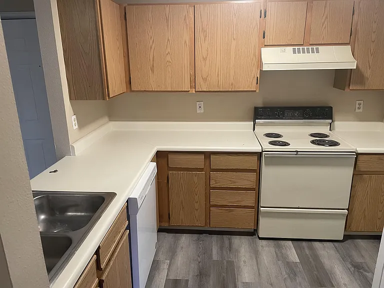 4531 Boardwalk Dr #Y — Photo 11