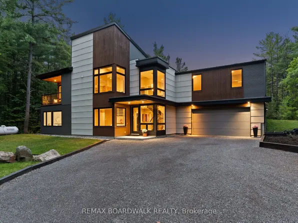 108 Edith Margaret Pl, Ottawa, ON K2W 1A8