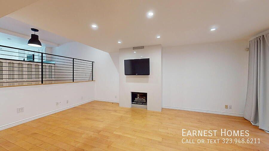 1st image of 4733 S La Villa Marina #D