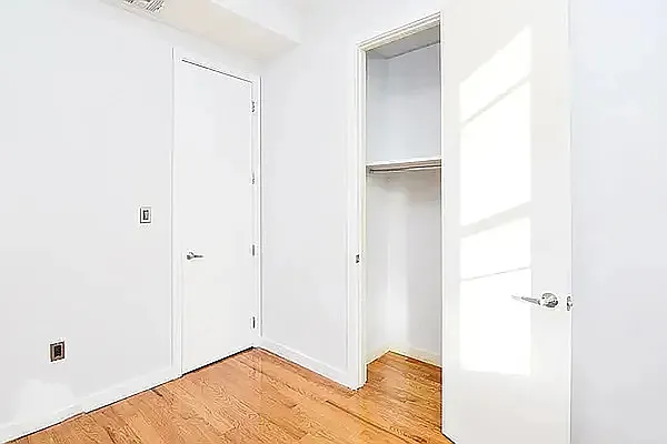 Rented by Brickview NYC Realty NYV LLC | media 2