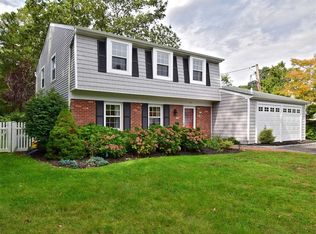 4 Villet Dr, Setauket, NY 11733