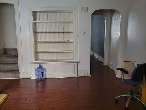 4th image of 799 Cherokee St