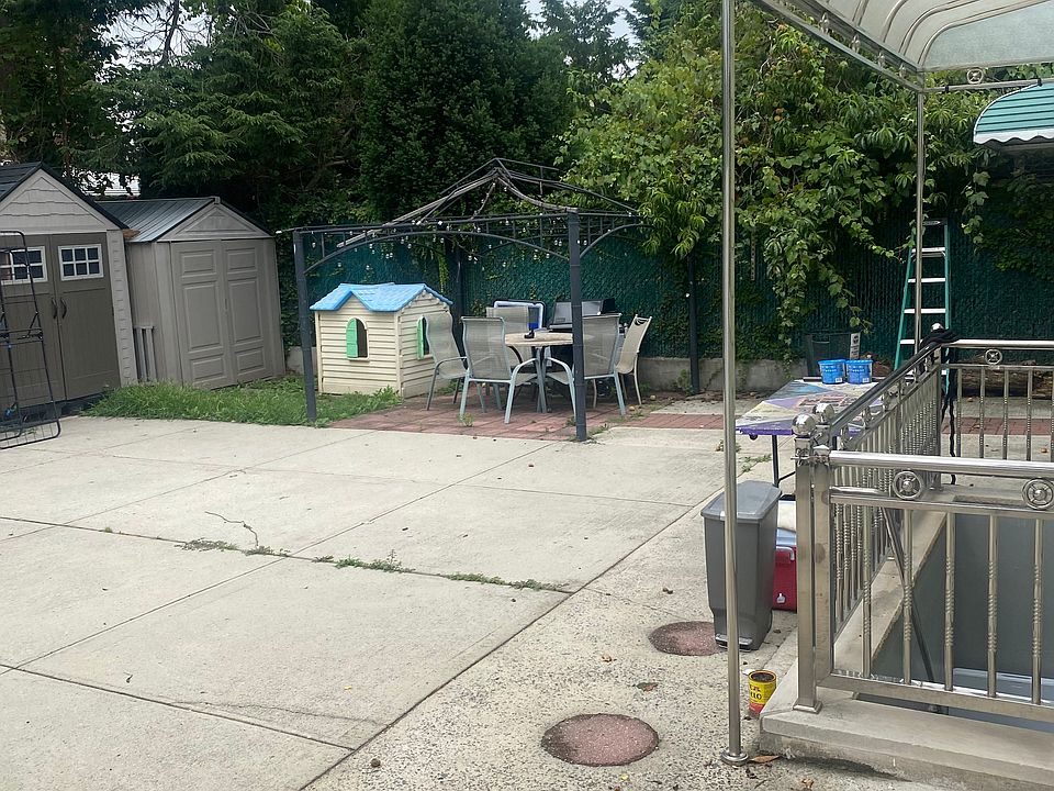 1st image of 80-8 169th St #0