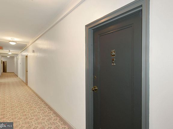 3rd image of 3051 Idaho Ave NW APT 205