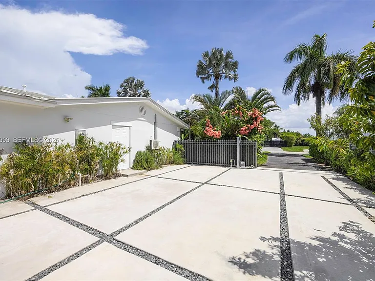 9801 SW 123rd St #9801 — Photo 3