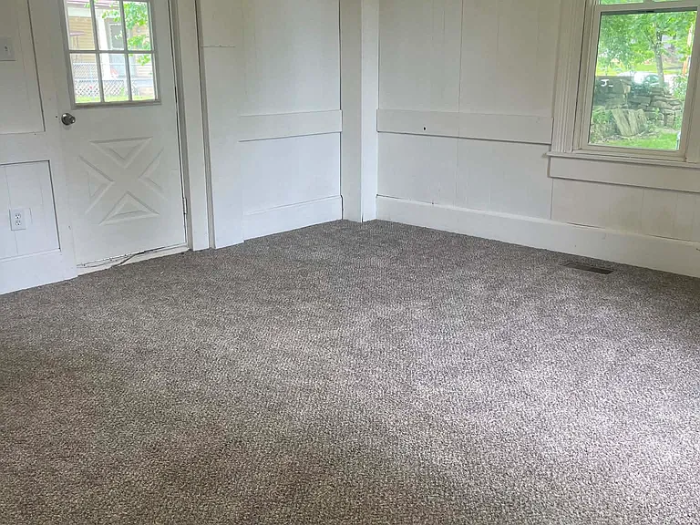 428 Foster Ave — Photo 2