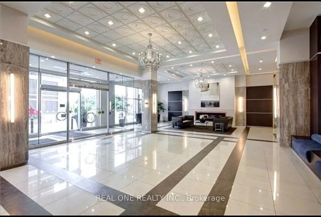 Building Photo - 7167 Yonge St #1102