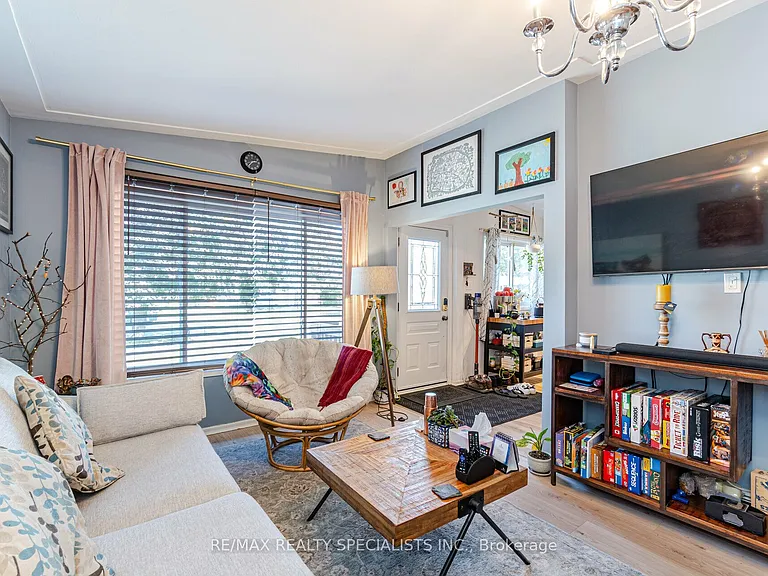 22 Balmoral Dr — Photo 8