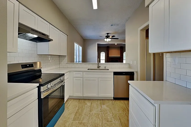 2 bed, 2.0 bath, 1521 sqft, $2,099 — Photo 3