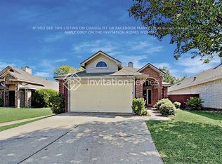 6736 Driffield Cir E, North Richland Hills, TX 76182