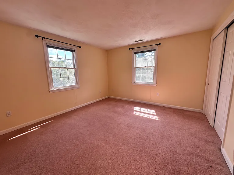 322 Lowell St — Photo 19