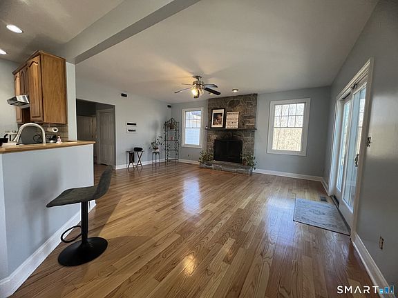 4th image of 7 Old Town Road