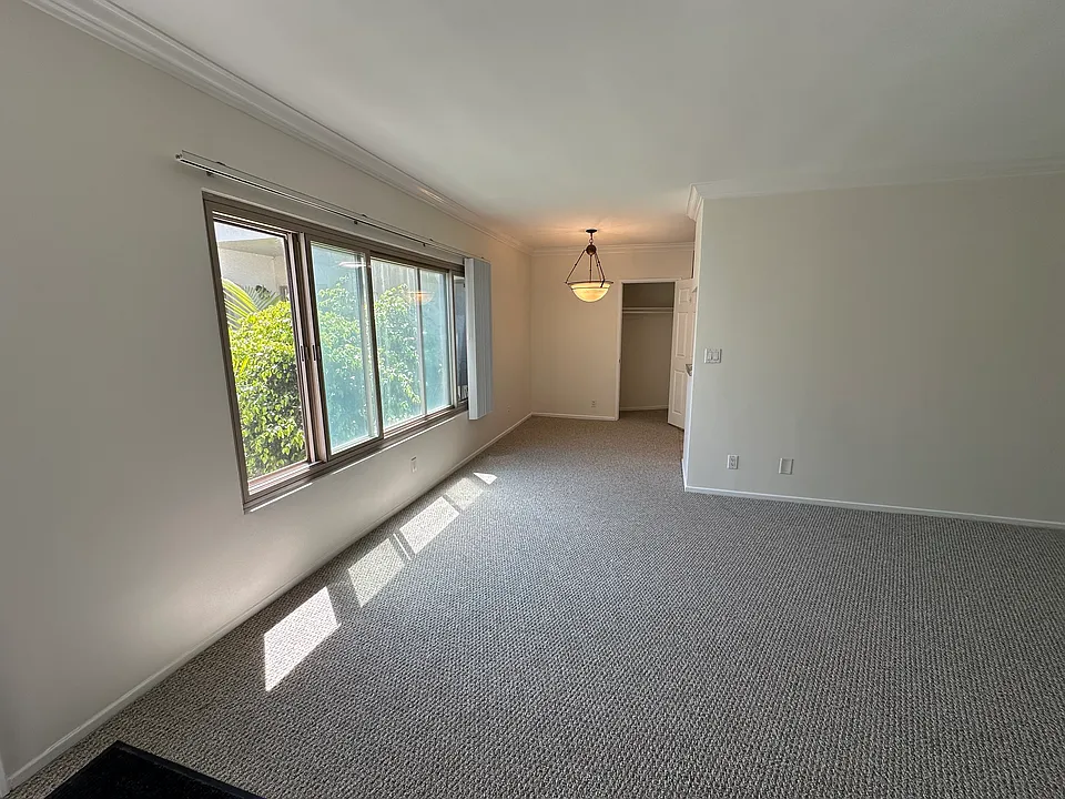 7754 Paseo Del Rey #6