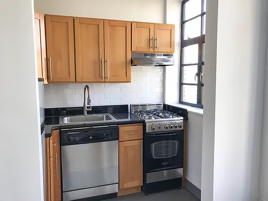 Rented by Compass | media 25