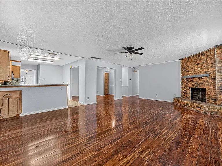 210 Nettletree St — Photo 8