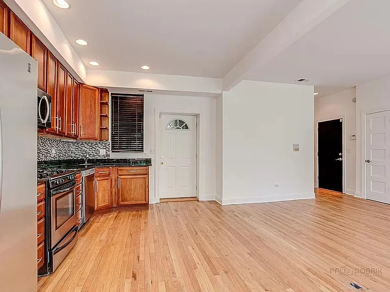 1216 W Thorndale Ave — Photo 5