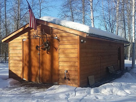 Detached Garage