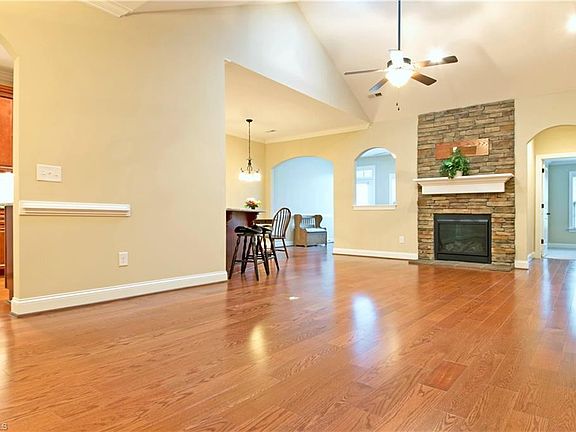 4th image of 1905 Whisper Lake Dr #B