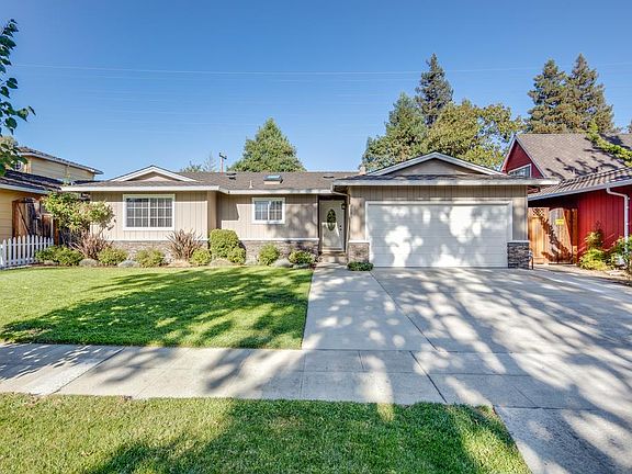 2nd image of 2688 Custer Dr