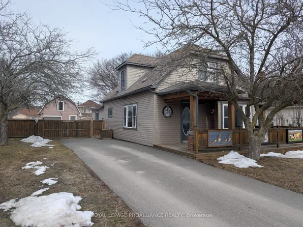 146 Creswell Dr, Quinte West, ON K8V 3H5