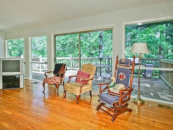 4th image of 12505 Knightsbridge Ct